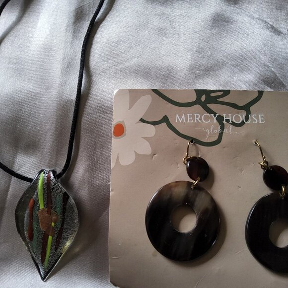 Art Glass Pendant Necklace/Mercy House Horn Halo earrings - Picture 11 of 13